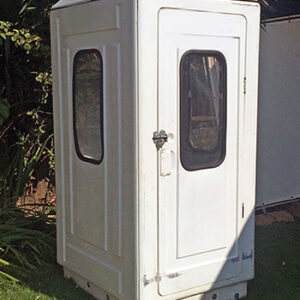 Portable Urinal 3 Station (free Standing) 
(red & Gold)